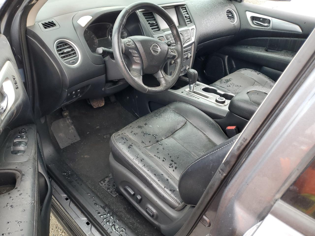 Nissan Pathfinder S Image 8