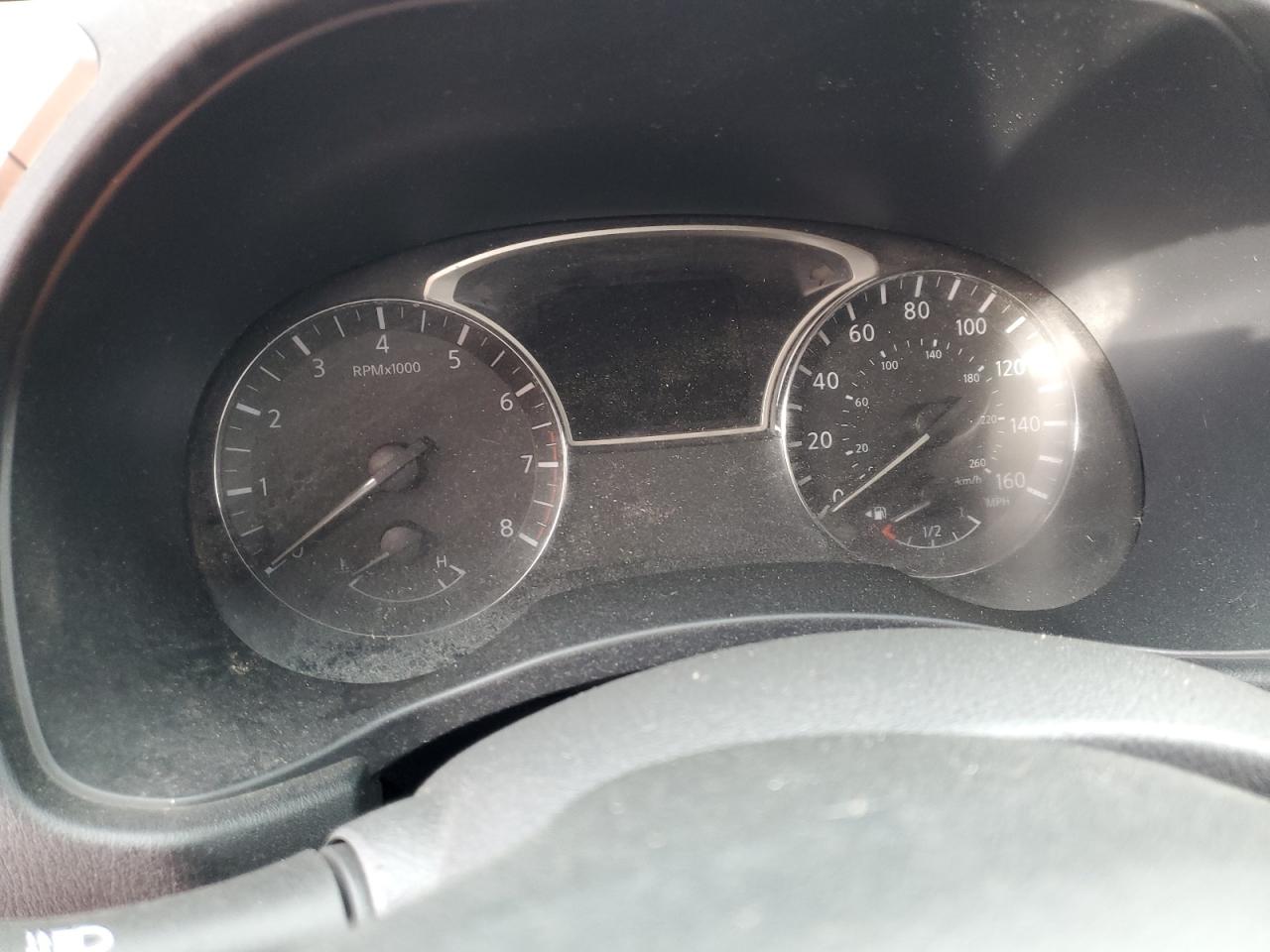 Nissan Pathfinder S Image 9