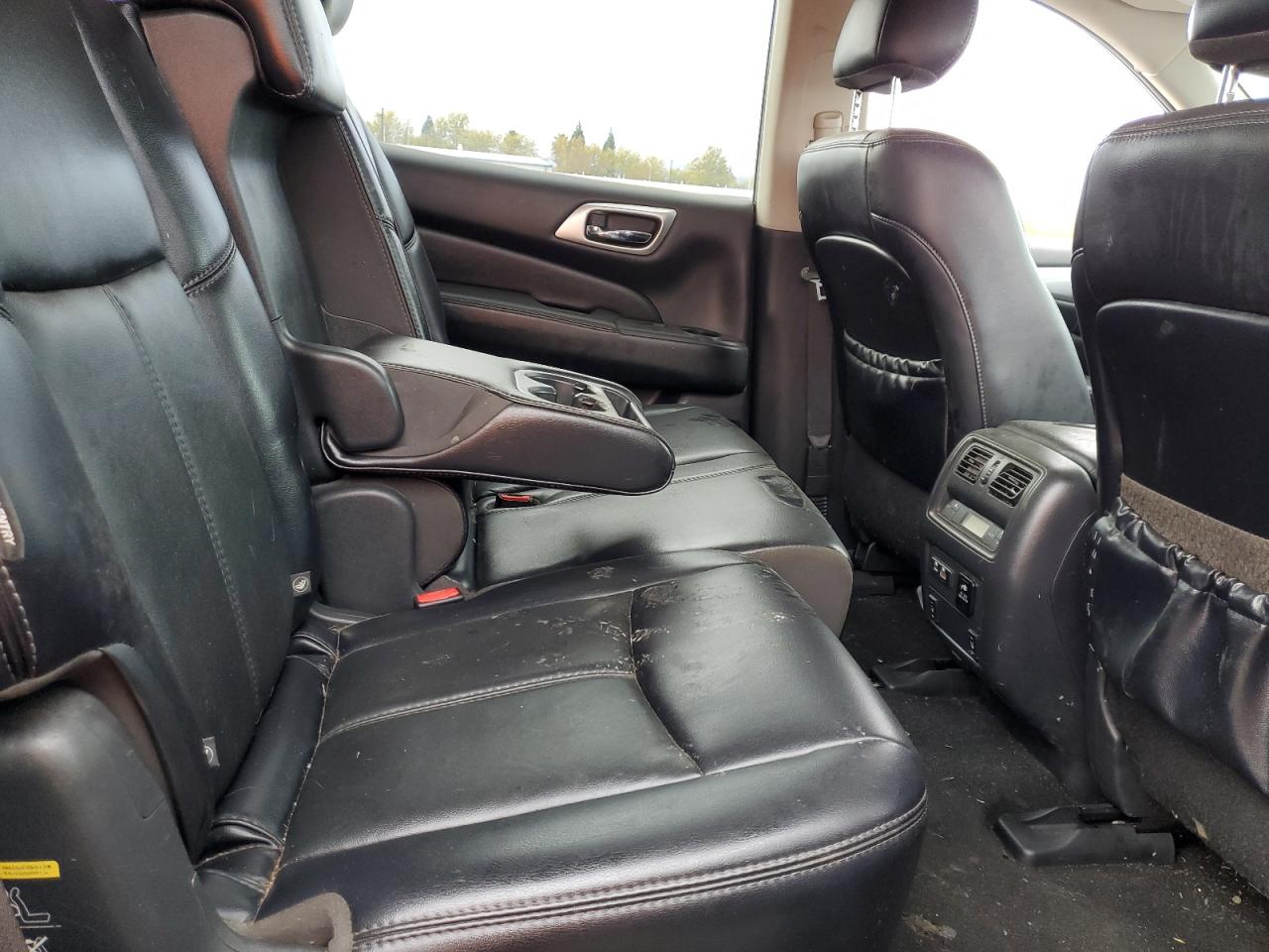 Nissan Pathfinder S Image 11