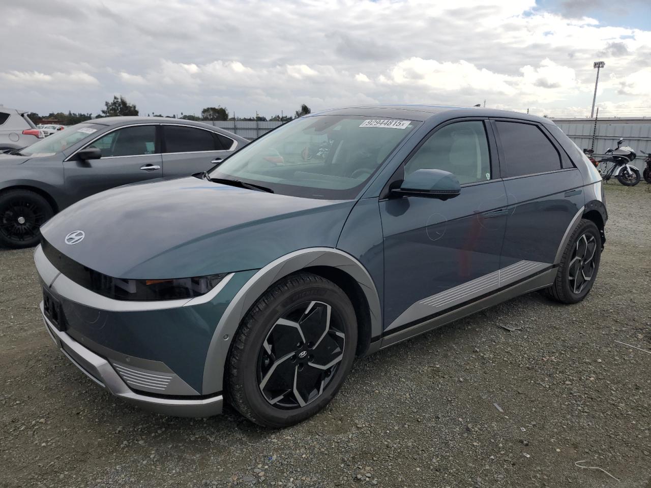 Hyundai Ioniq Limited Image 1