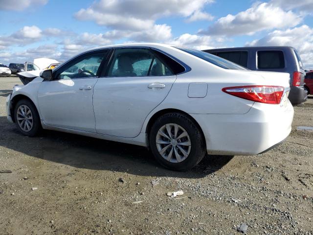 Toyota Camry Le Image 4