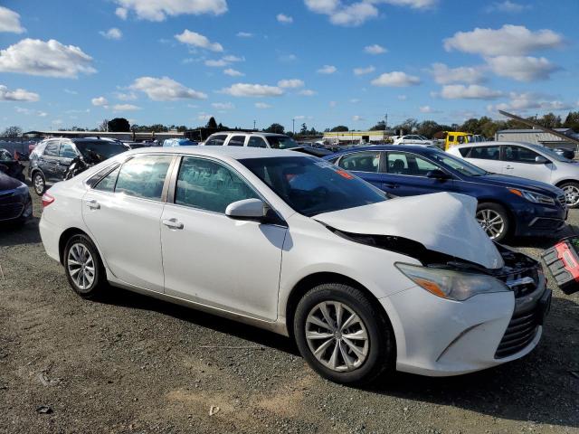 Toyota Camry Le Image 3