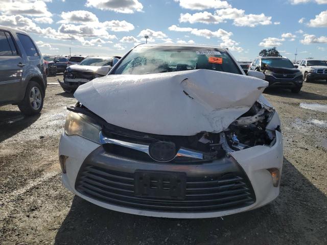 Toyota Camry Le Image 2