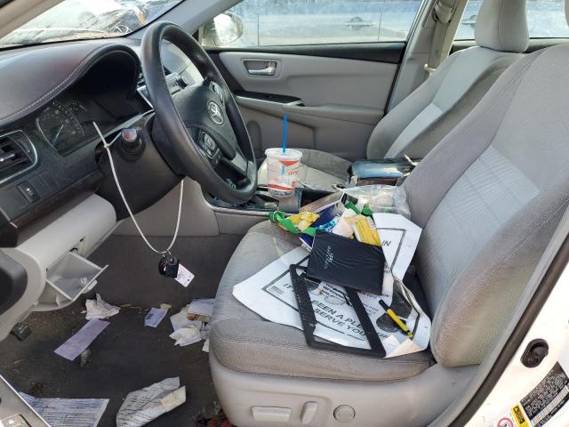 Toyota Camry Le Image 6