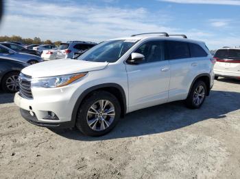  Salvage Toyota Highlander