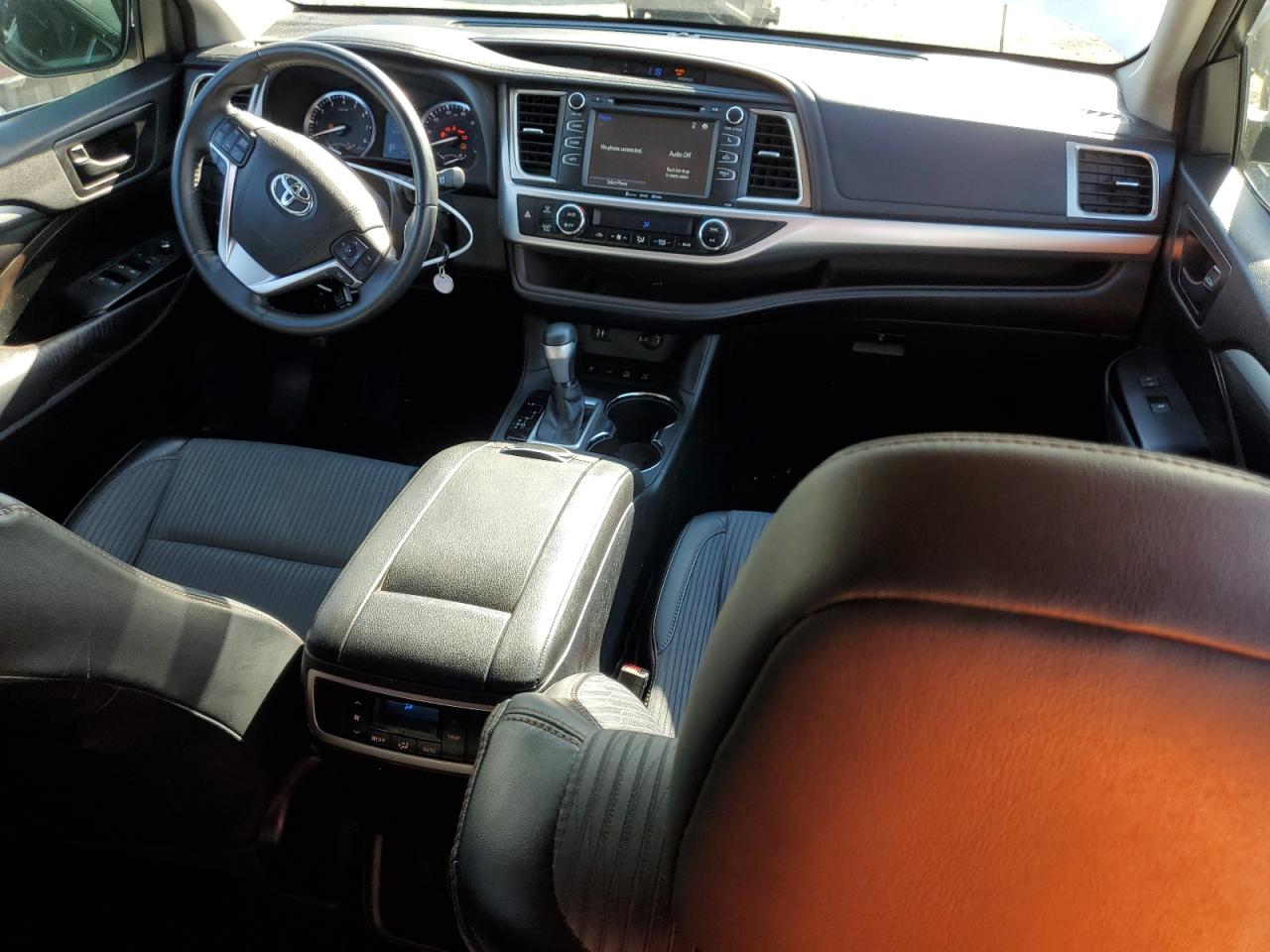 Toyota Highlander Le Image 5