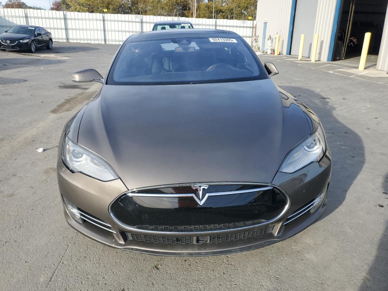 Tesla Model S Image 3