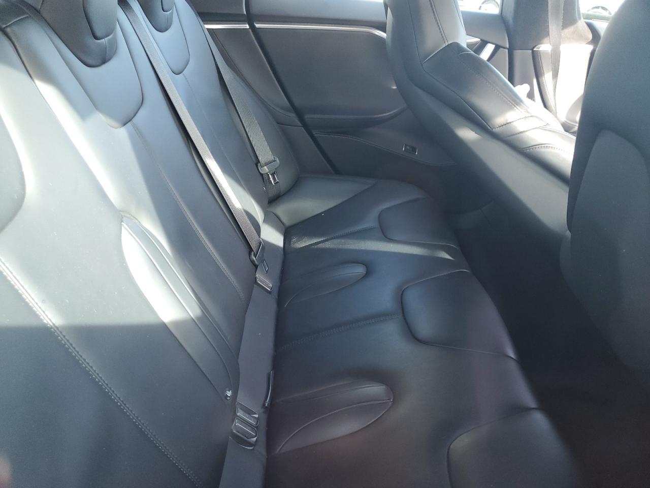 Tesla Model S Image 2