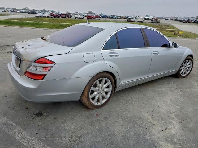 Mercedes-Benz S-Class 550 Image 2