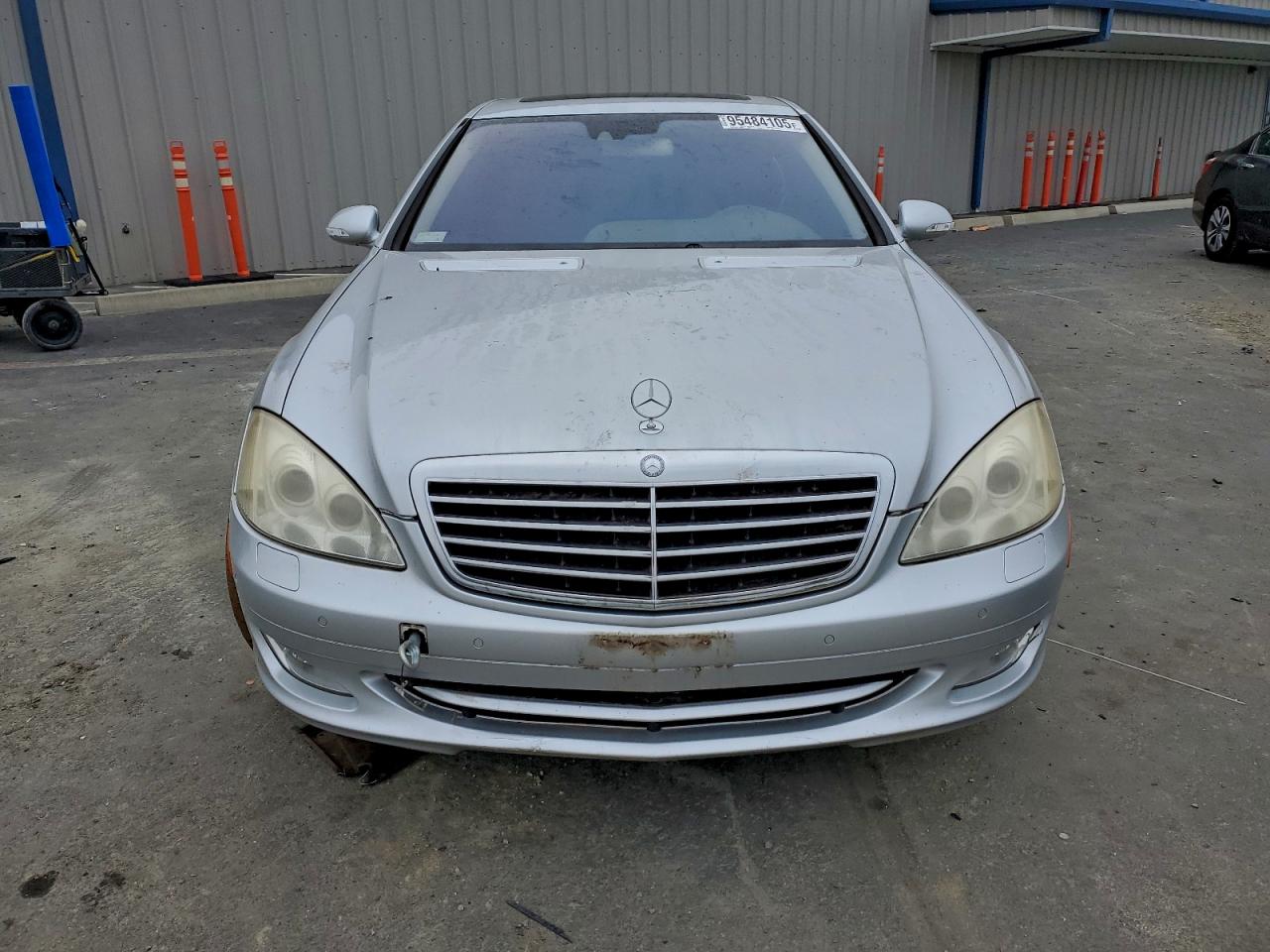 Mercedes-Benz S-Class 550 Image 10