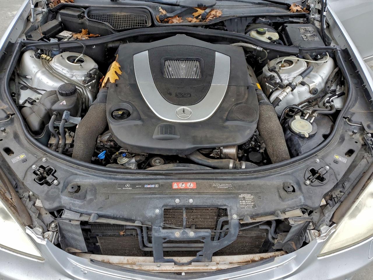 Mercedes-Benz S-Class 550 Image 6