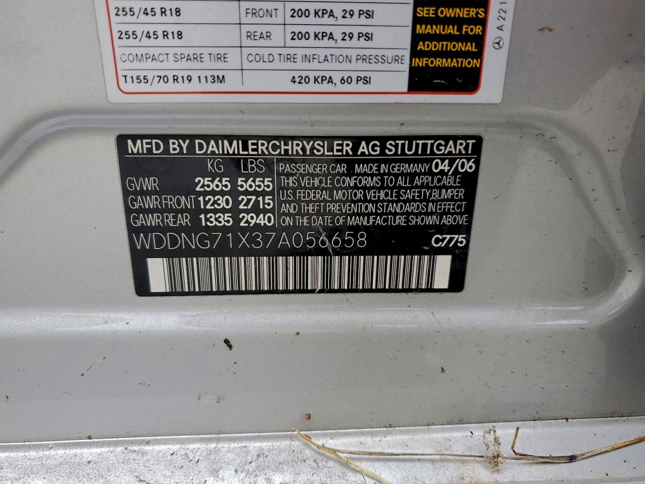 Mercedes-Benz S-Class 550 Image 8