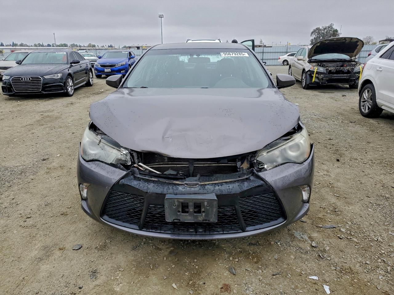 Toyota Camry Hybrid Image 8
