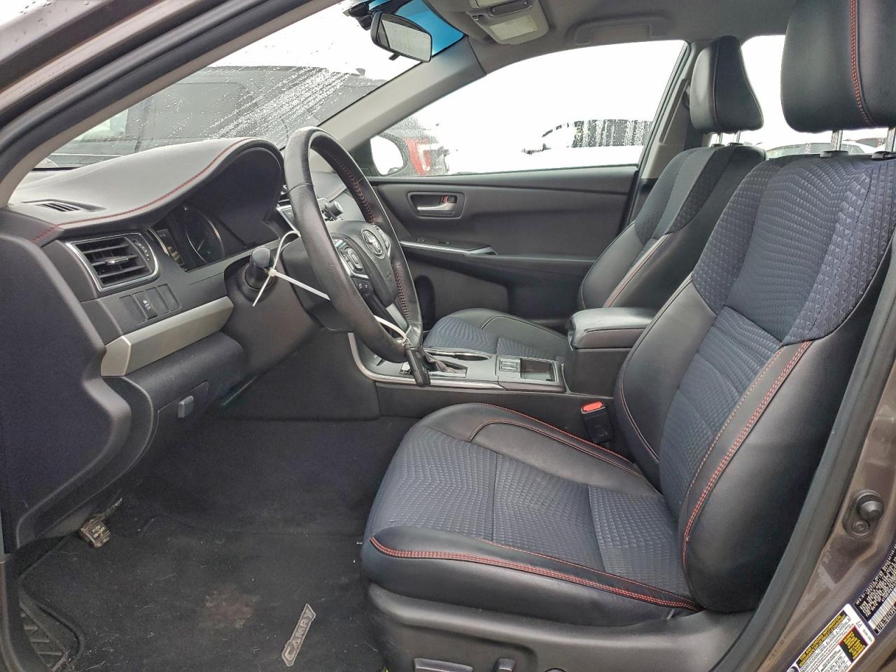 Toyota Camry Hybrid Image 9