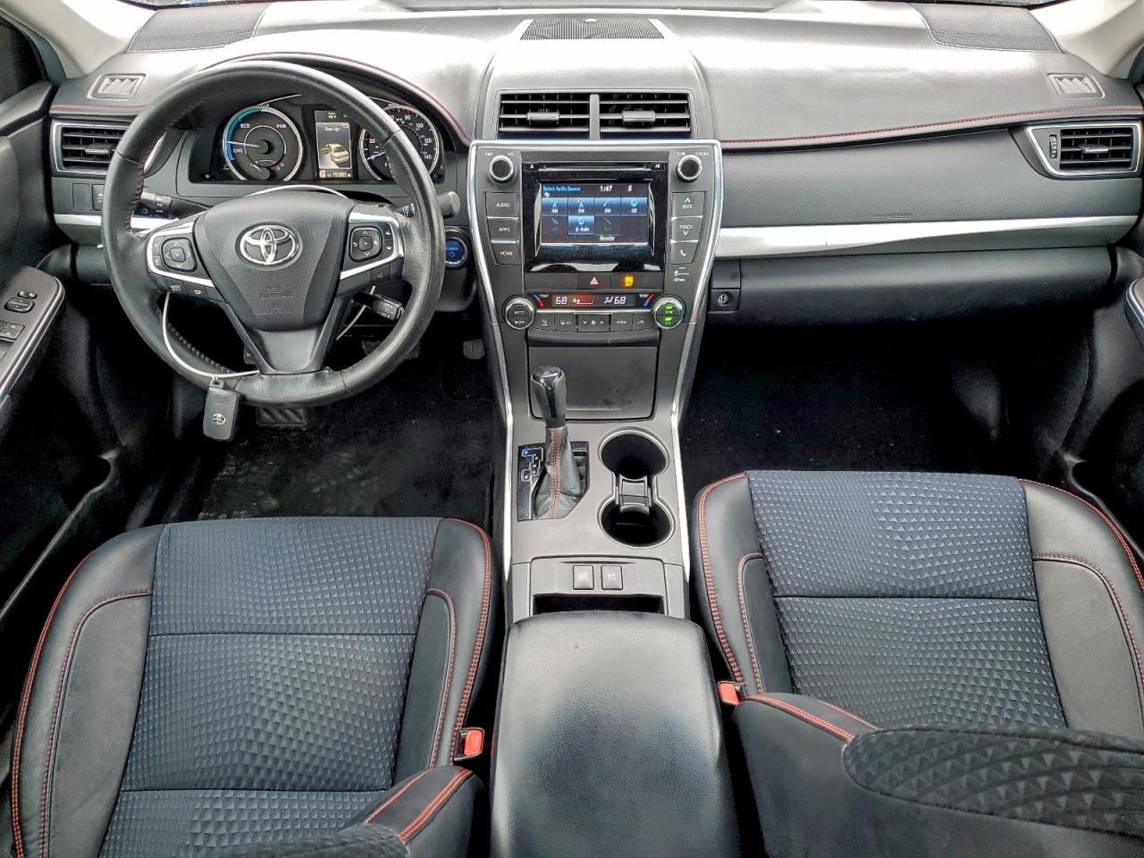 Toyota Camry Hybrid Image 5