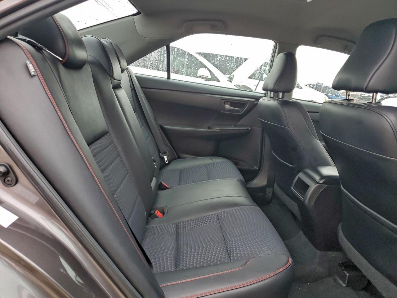 Toyota Camry Hybrid Image 10