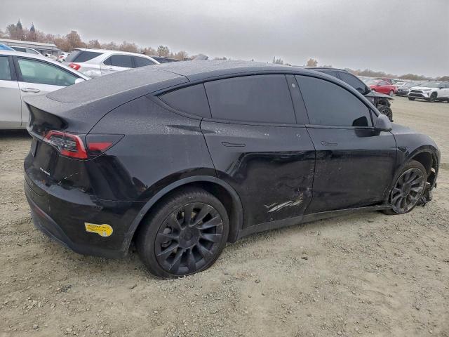 Tesla Model Y Image 8