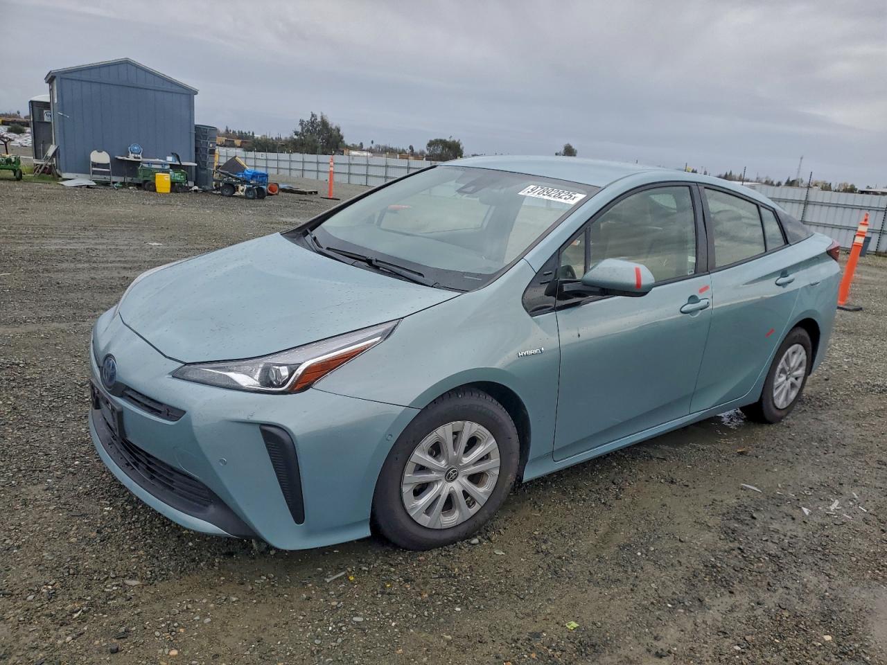 Toyota Prius L Image 1