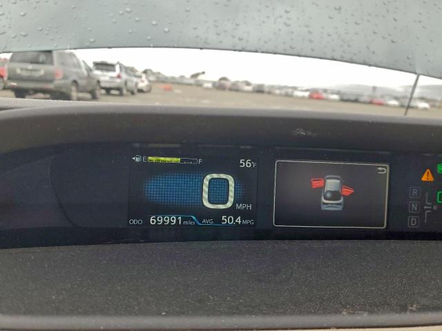 Toyota Prius L Image 11