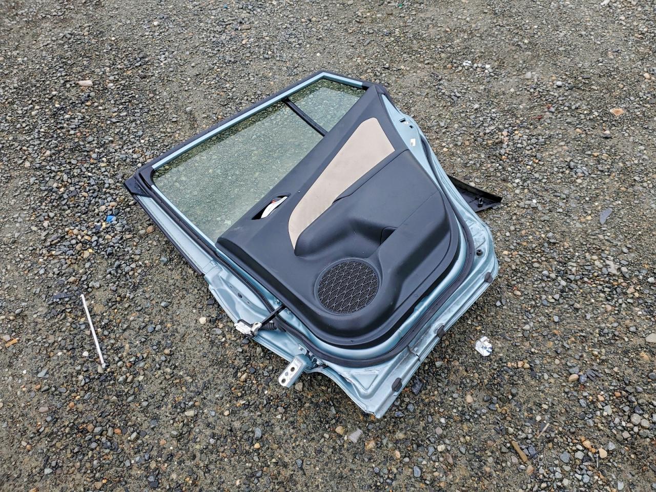 Toyota Prius L Image 13