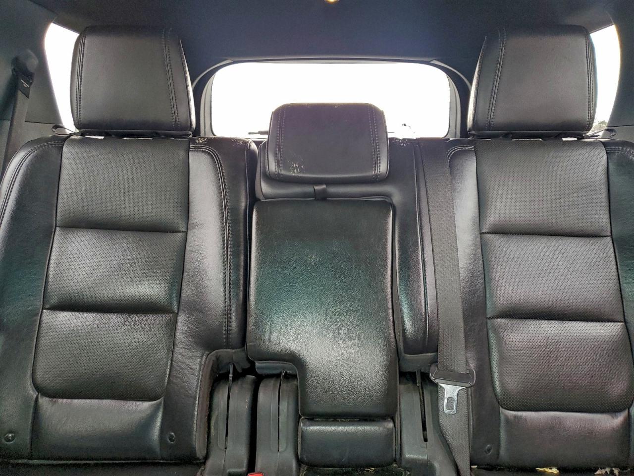 Ford Explorer Limited Image 13