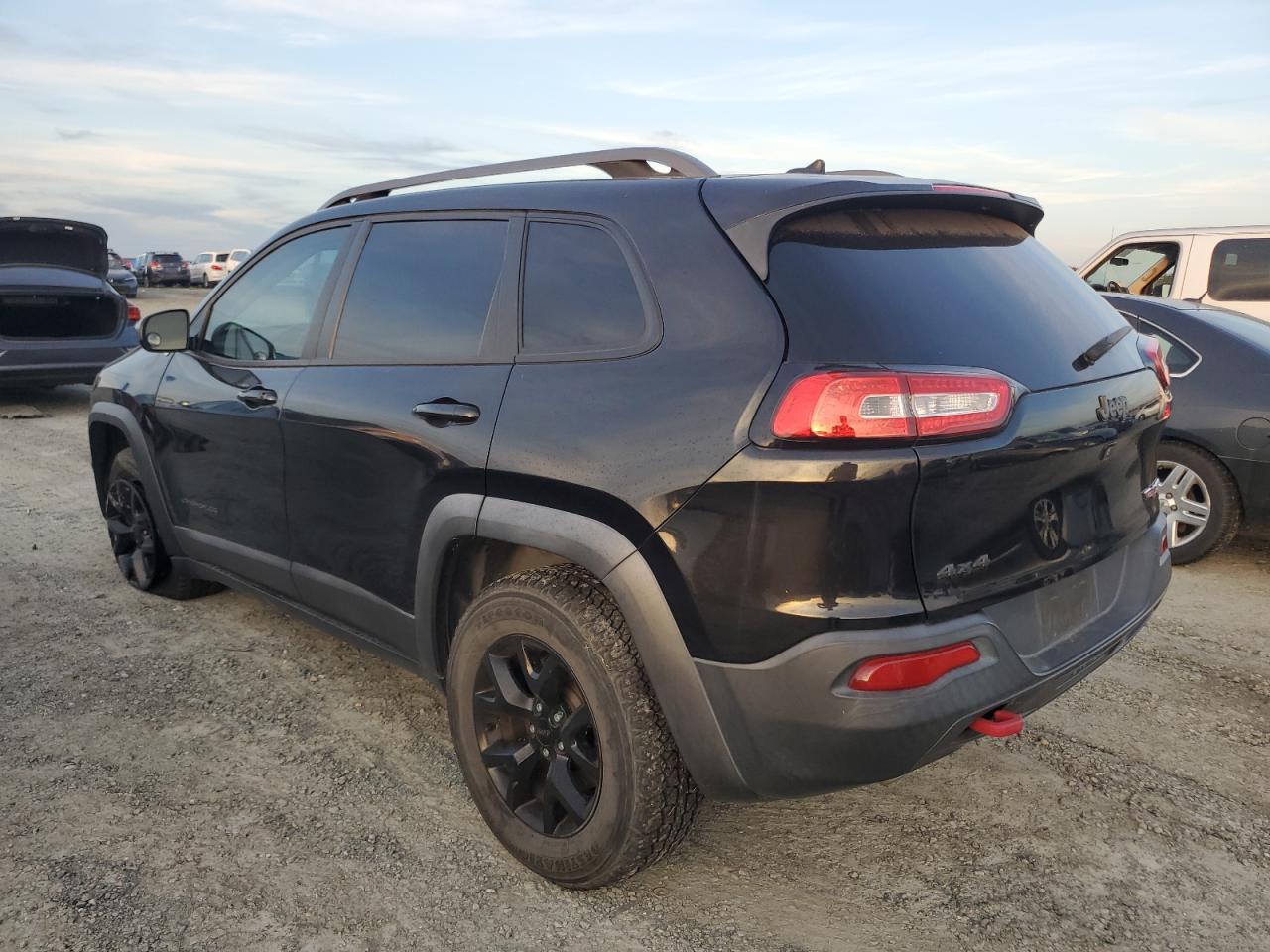 Jeep Cherokee Trailhawk Image 2