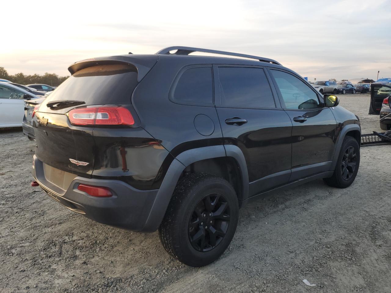Jeep Cherokee Trailhawk Image 4