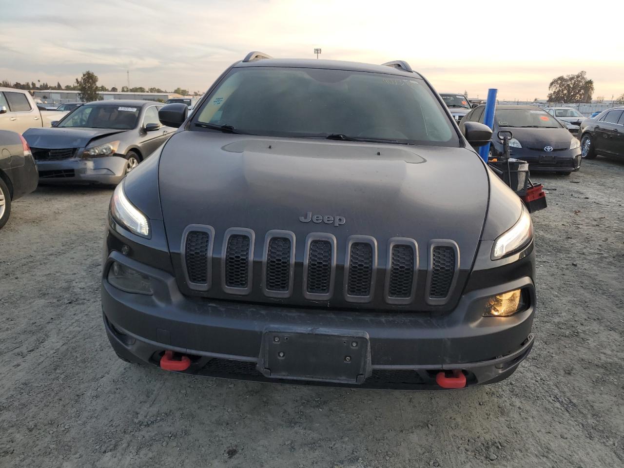 Jeep Cherokee Trailhawk Image 3