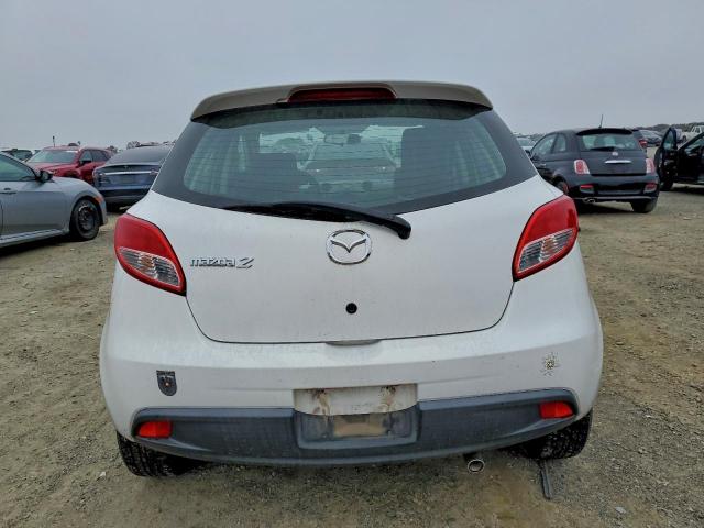 Mazda 2 Image 12