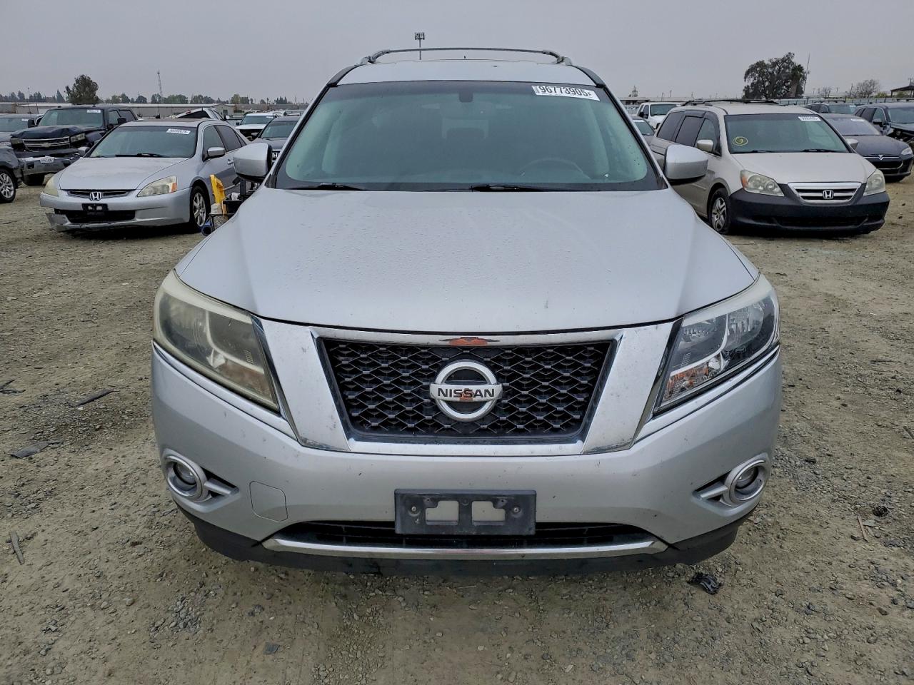 Nissan Pathfinder S Image 11