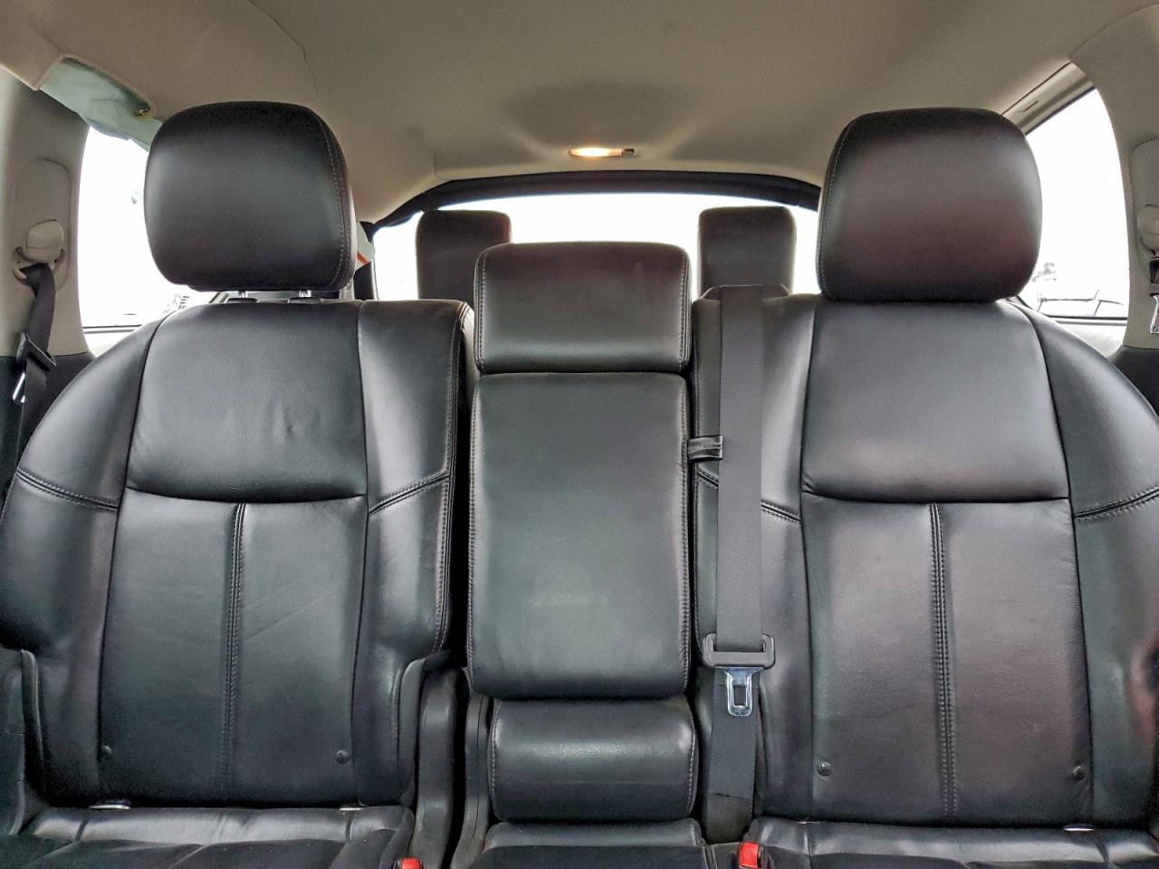 Nissan Pathfinder S Image 4