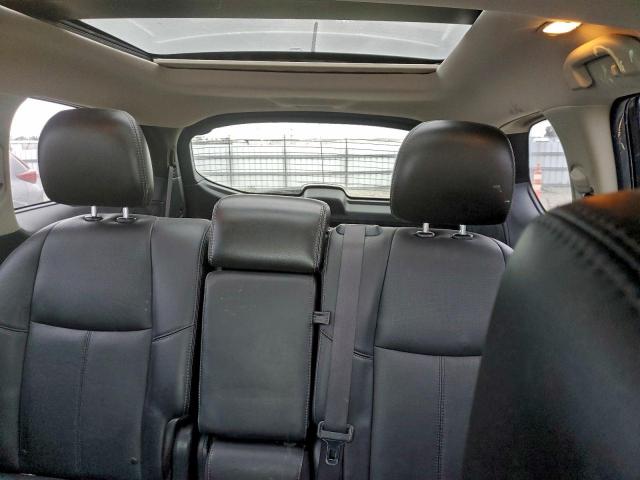 Nissan Pathfinder S Image 4