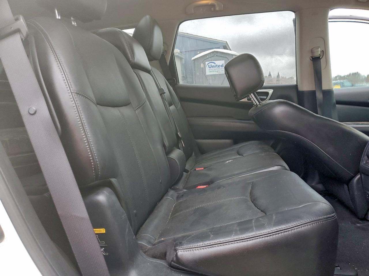 Nissan Pathfinder S Image 5