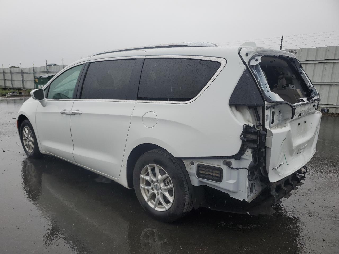 Chrysler Pacifica Touring L Image 9