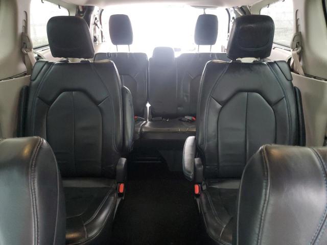 Chrysler Pacifica Touring L Image 4