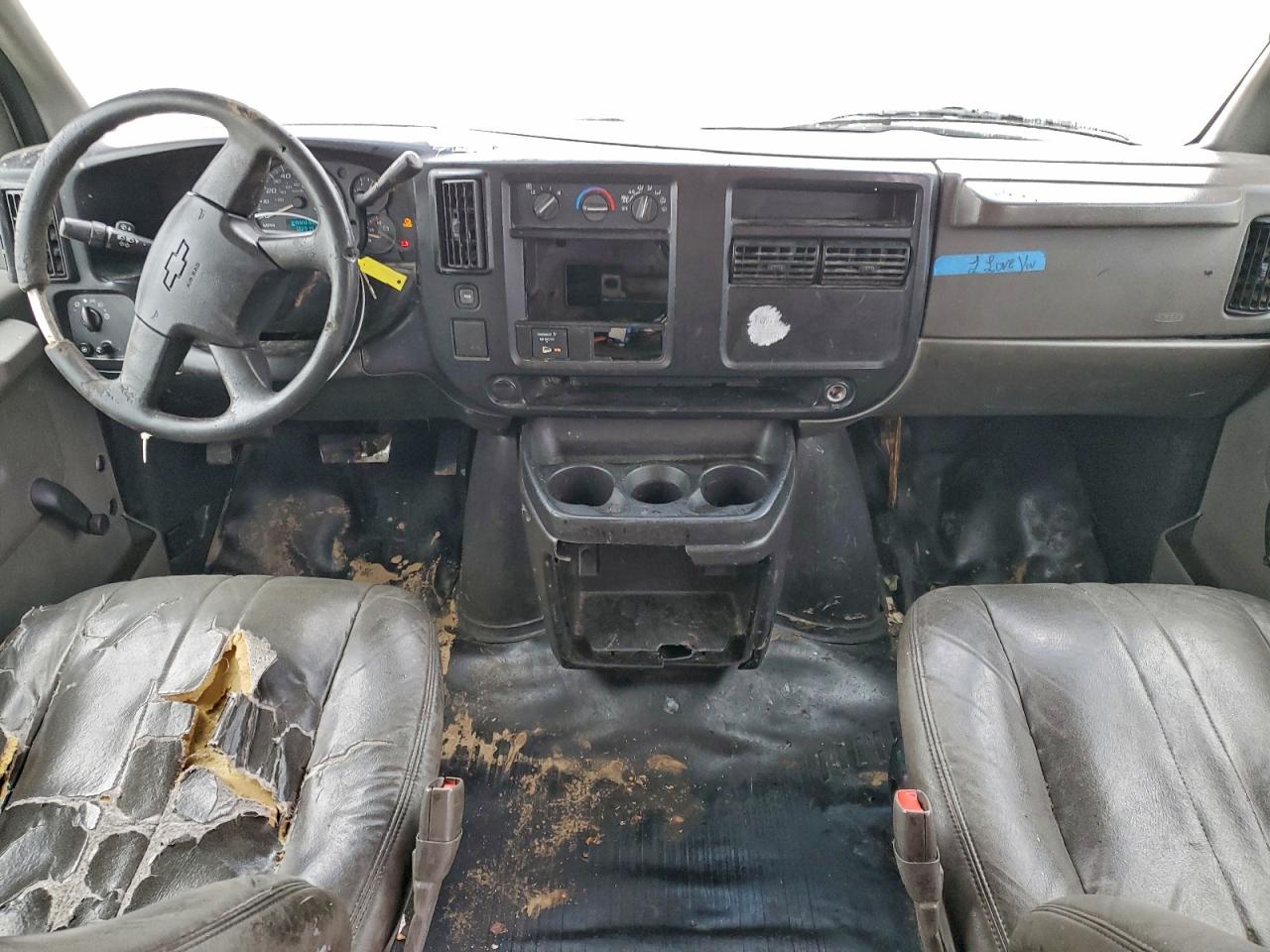 Chevrolet Express Image 5