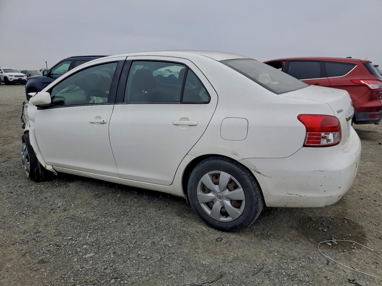 Toyota Yaris Image 2