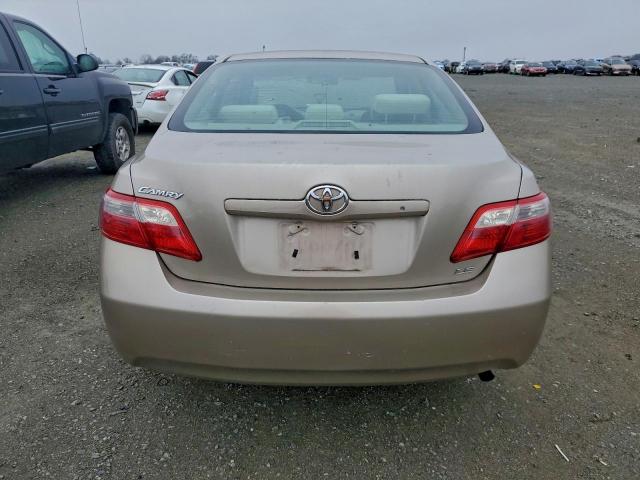 Toyota Camry Base Image 9