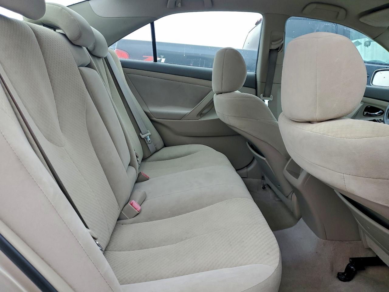 Toyota Camry Base Image 12