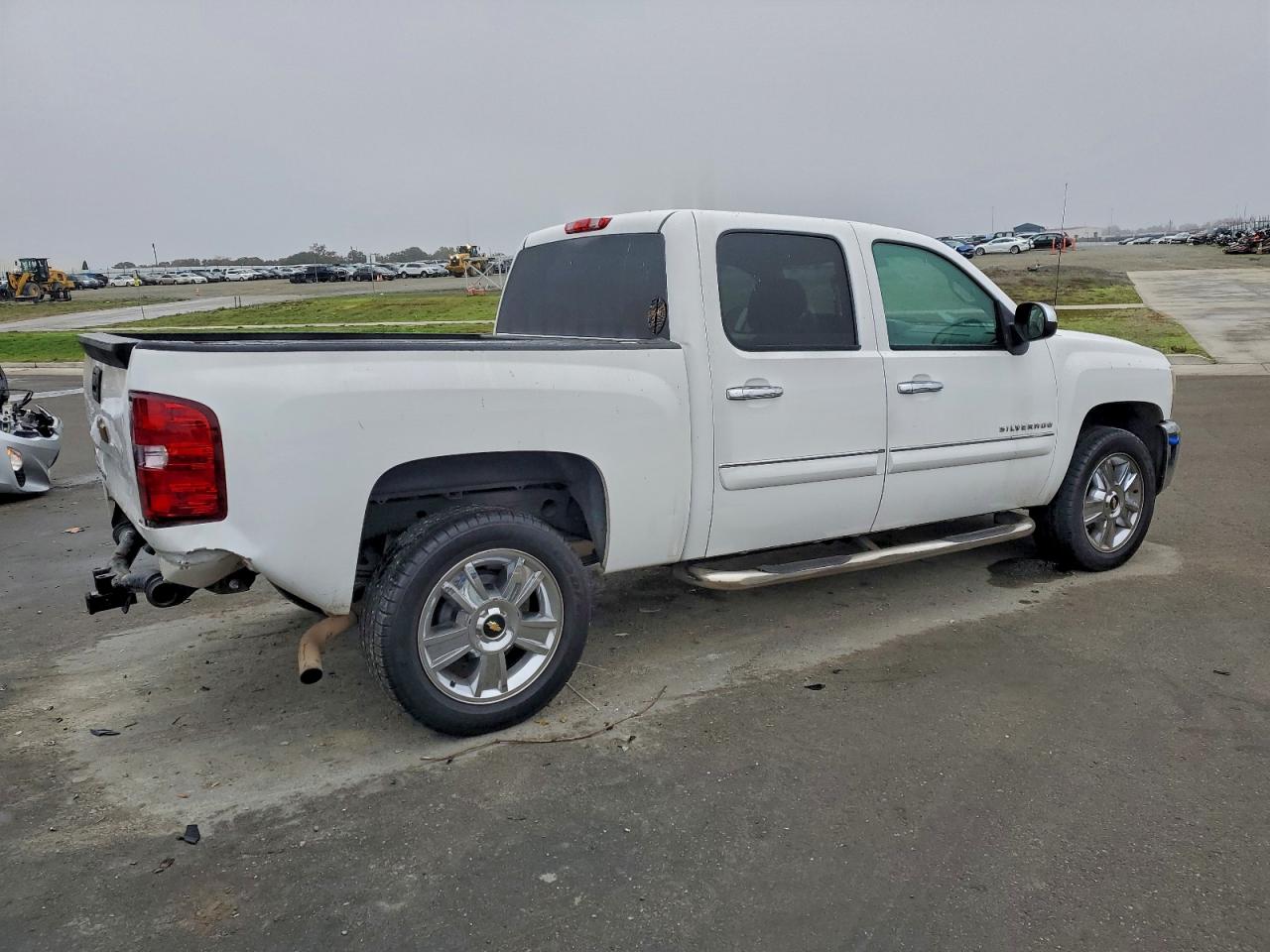 Chevrolet Silverado C1500 Lt Image 2