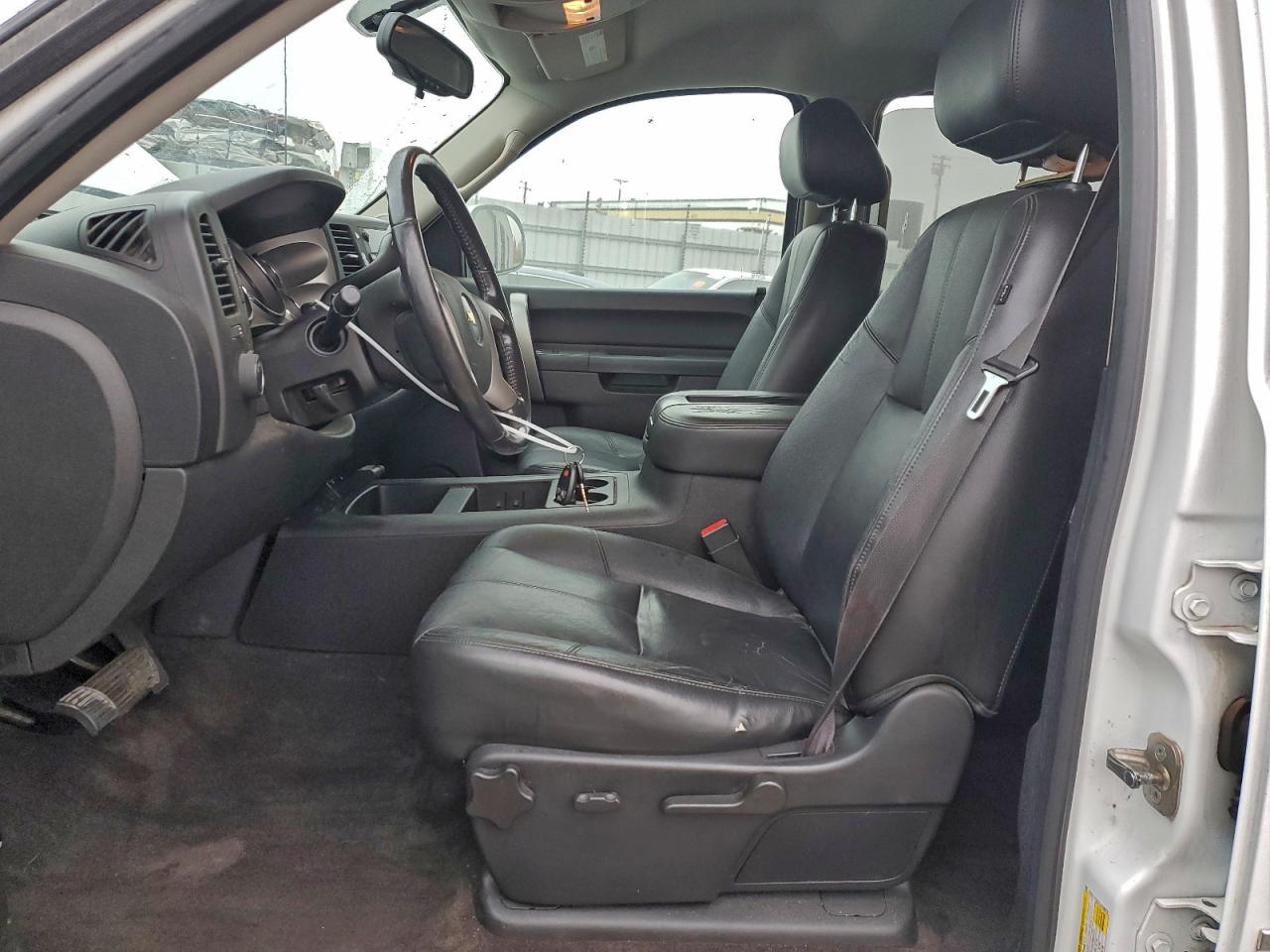 Chevrolet Silverado C1500 Lt Image 7