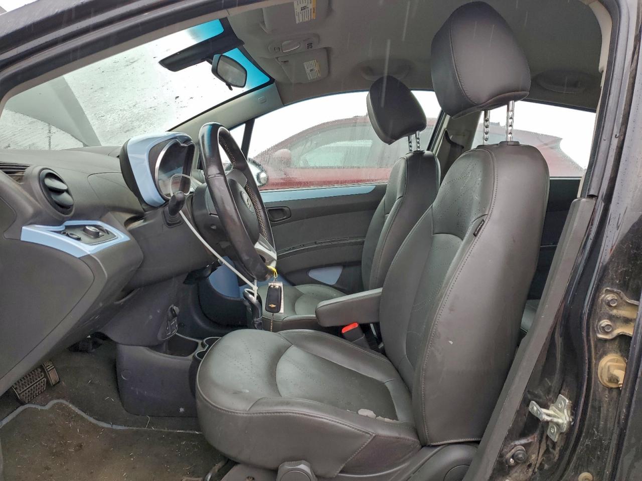 Chevrolet Spark 2lt Image 2