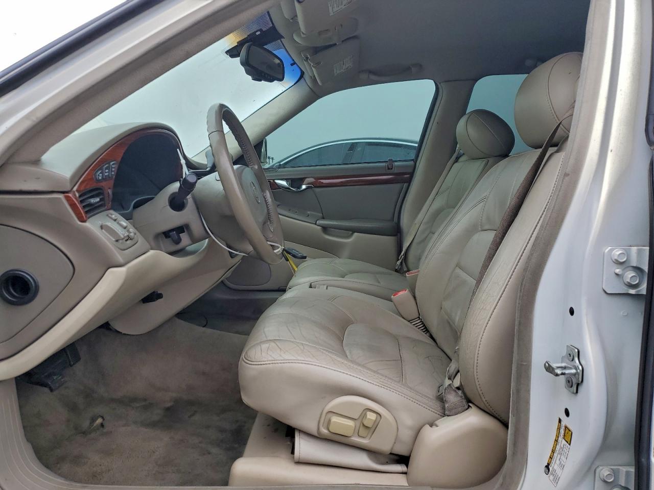 Cadillac DeVille Image 4