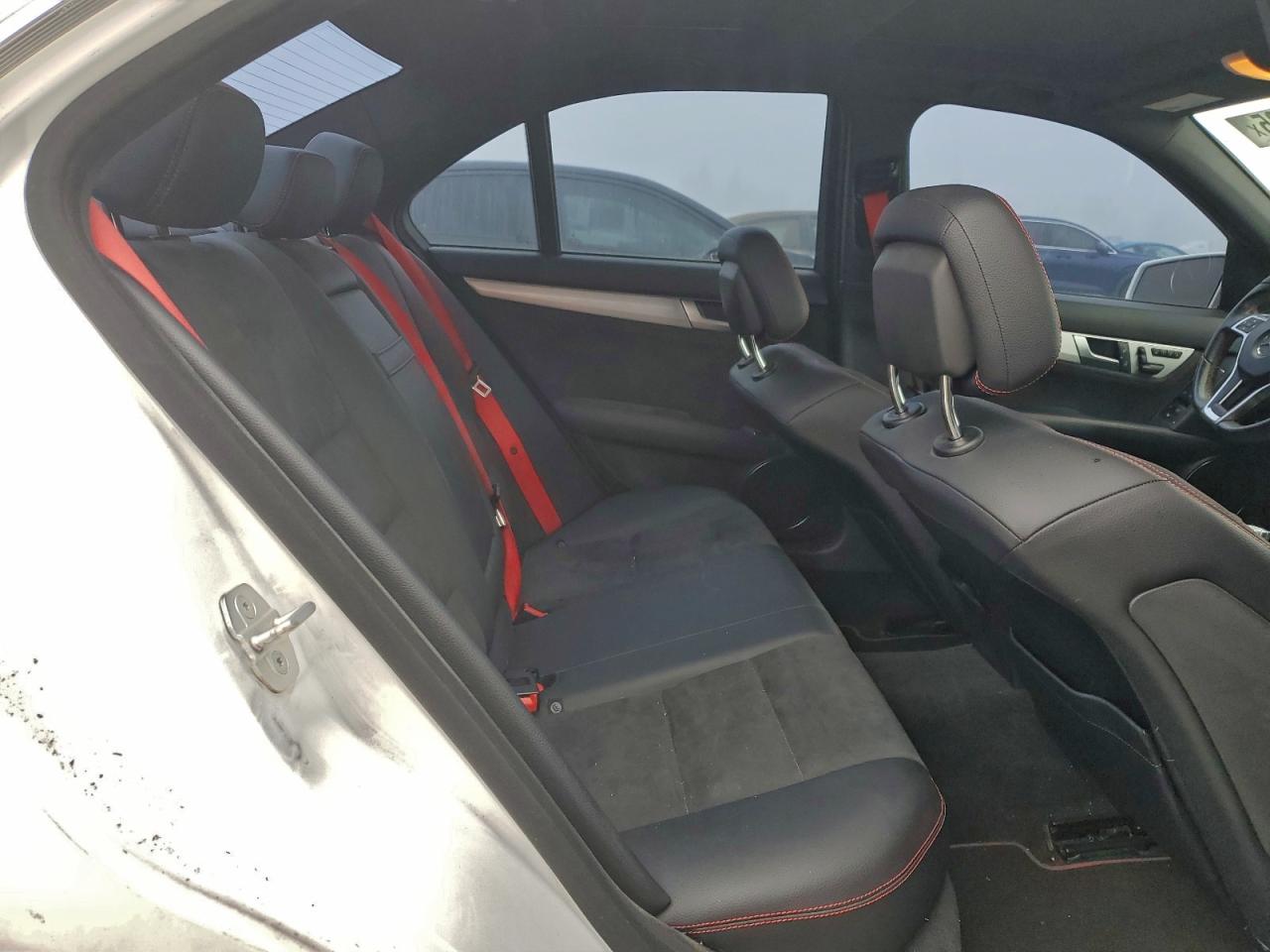 Mercedes-Benz C-Class 250 Image 9