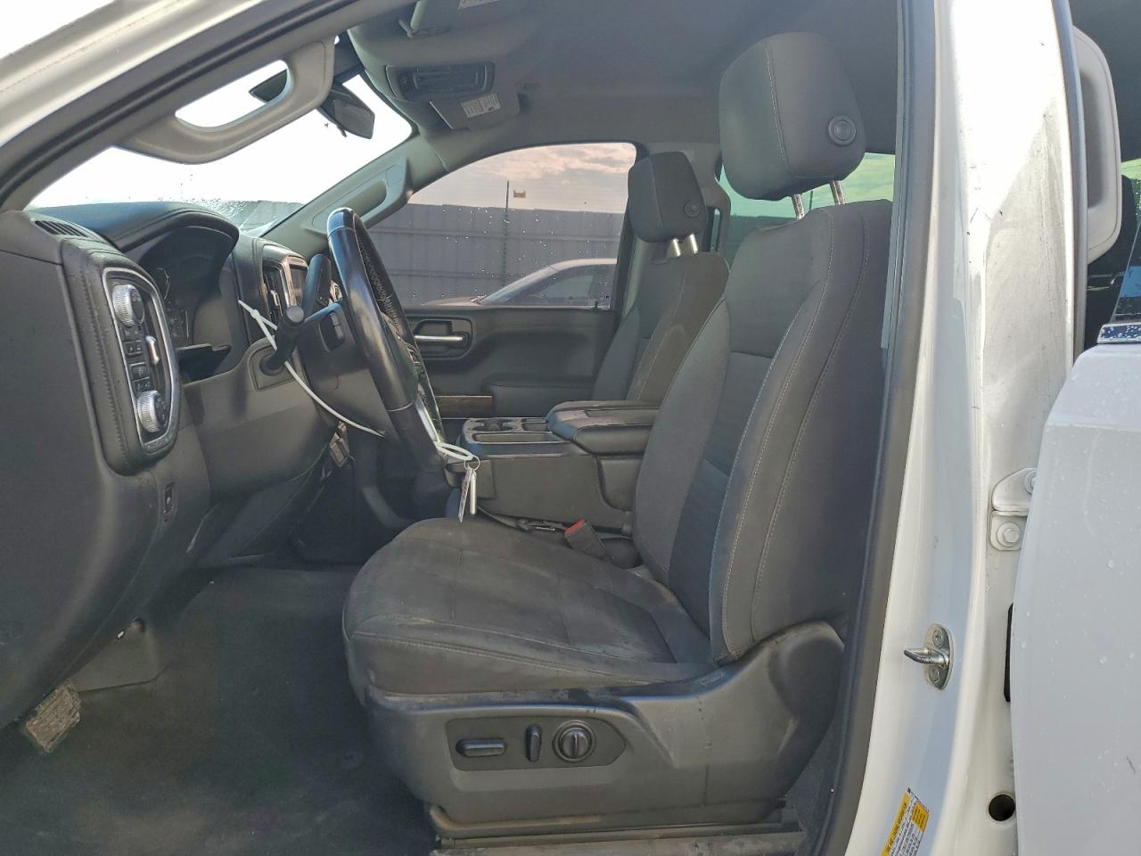 GMC Sierra K1500 Sle Image 2