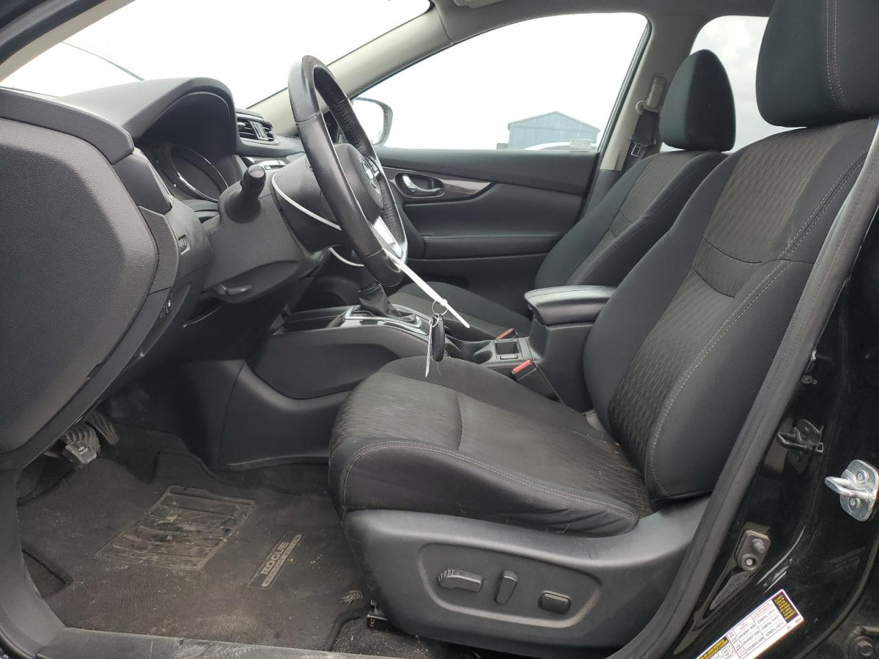 Nissan Rogue S Image 6