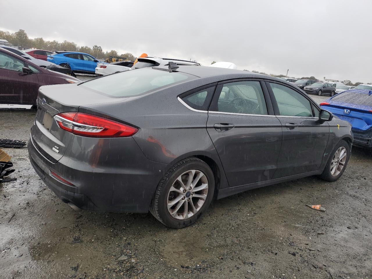 Ford Fusion Se Image 4