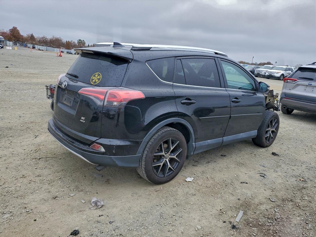 Toyota RAV4 Se Image 6