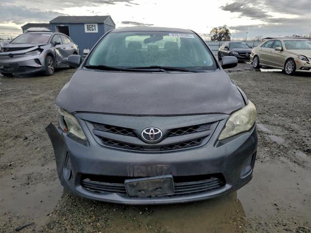 Toyota Corolla Base Image 2