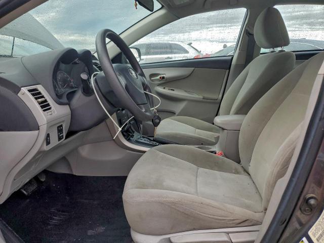 Toyota Corolla Base Image 10